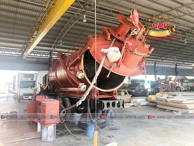 13,500 Litres Vacuum Jetting Tank SKD -11 13,500 Litres Vacuum Jetting Tank SKD -11